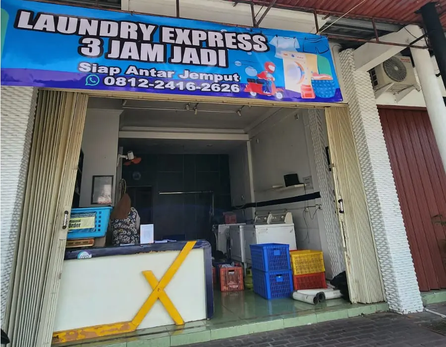 Tampak depan Excelent landry yogyakarta